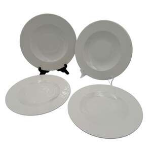 Wedgwood Dinner Plates in Vogue Pattern Set of 4; 10 5/8"